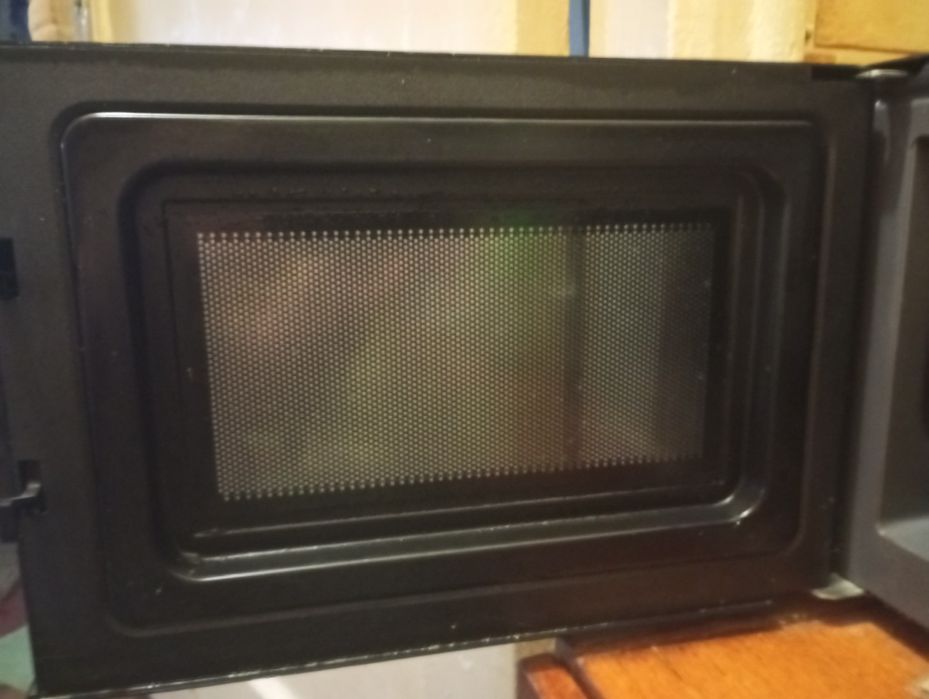 Мікрохвильова піч, чайник, тостер