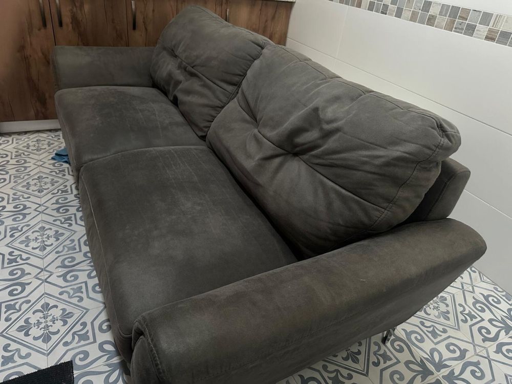 Sofá 3 Lugares Super Confortável – Excelente Estado!