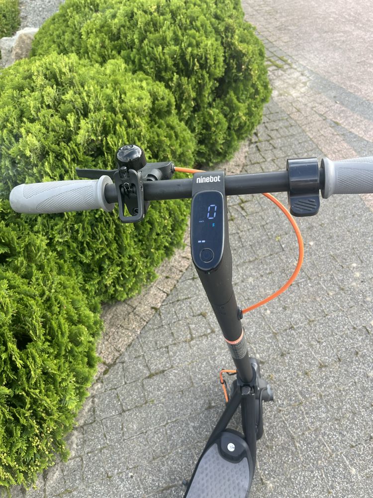 Hulajnoga Segway ninebot KickScooter F40E