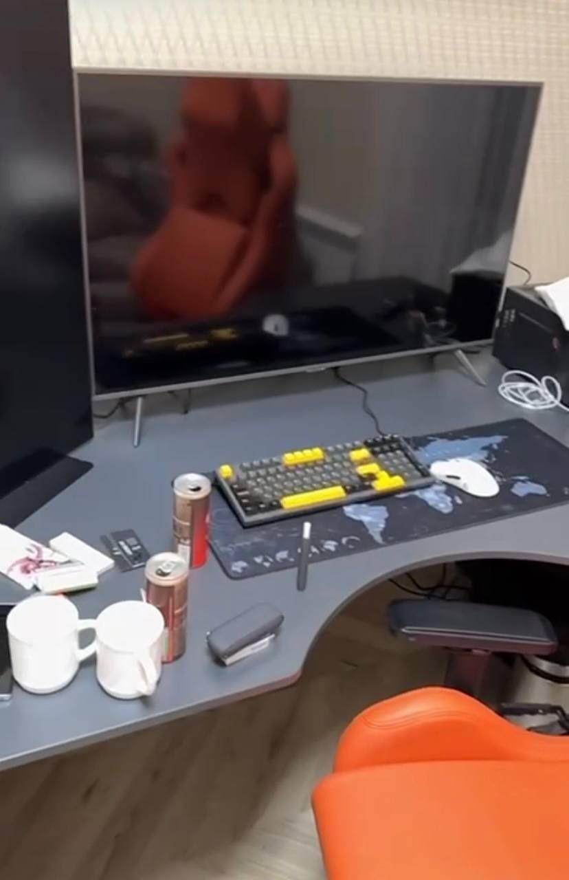 Компьютерный стол, сделанный под заказ