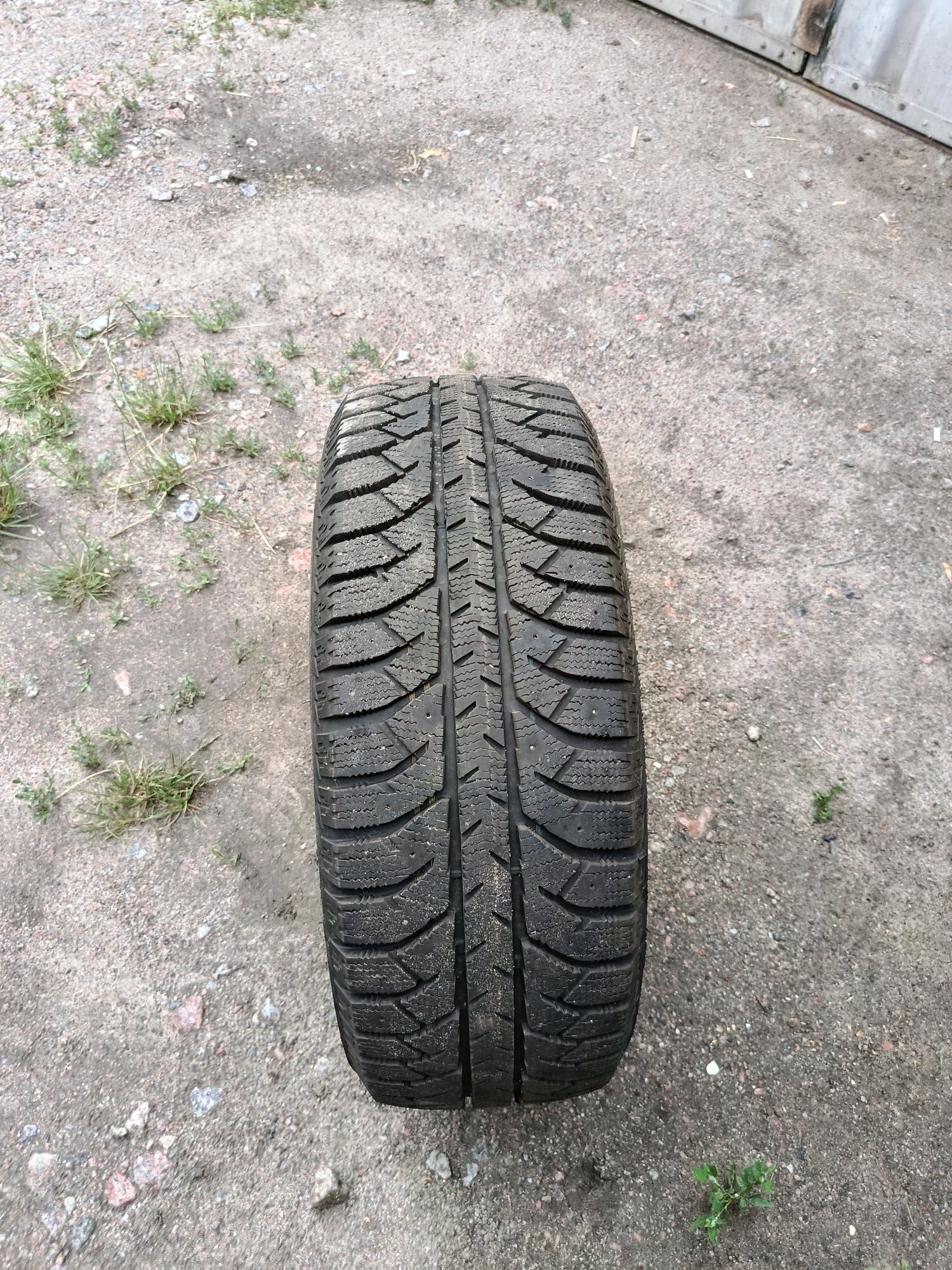 Автошини 215/60/r16