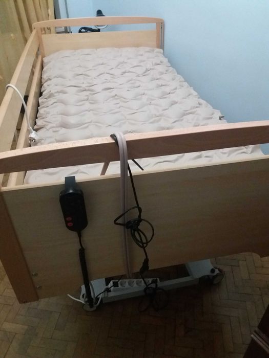 Cama Ortopédica automática quase nova +Excelente Oport. Baixa de Preço