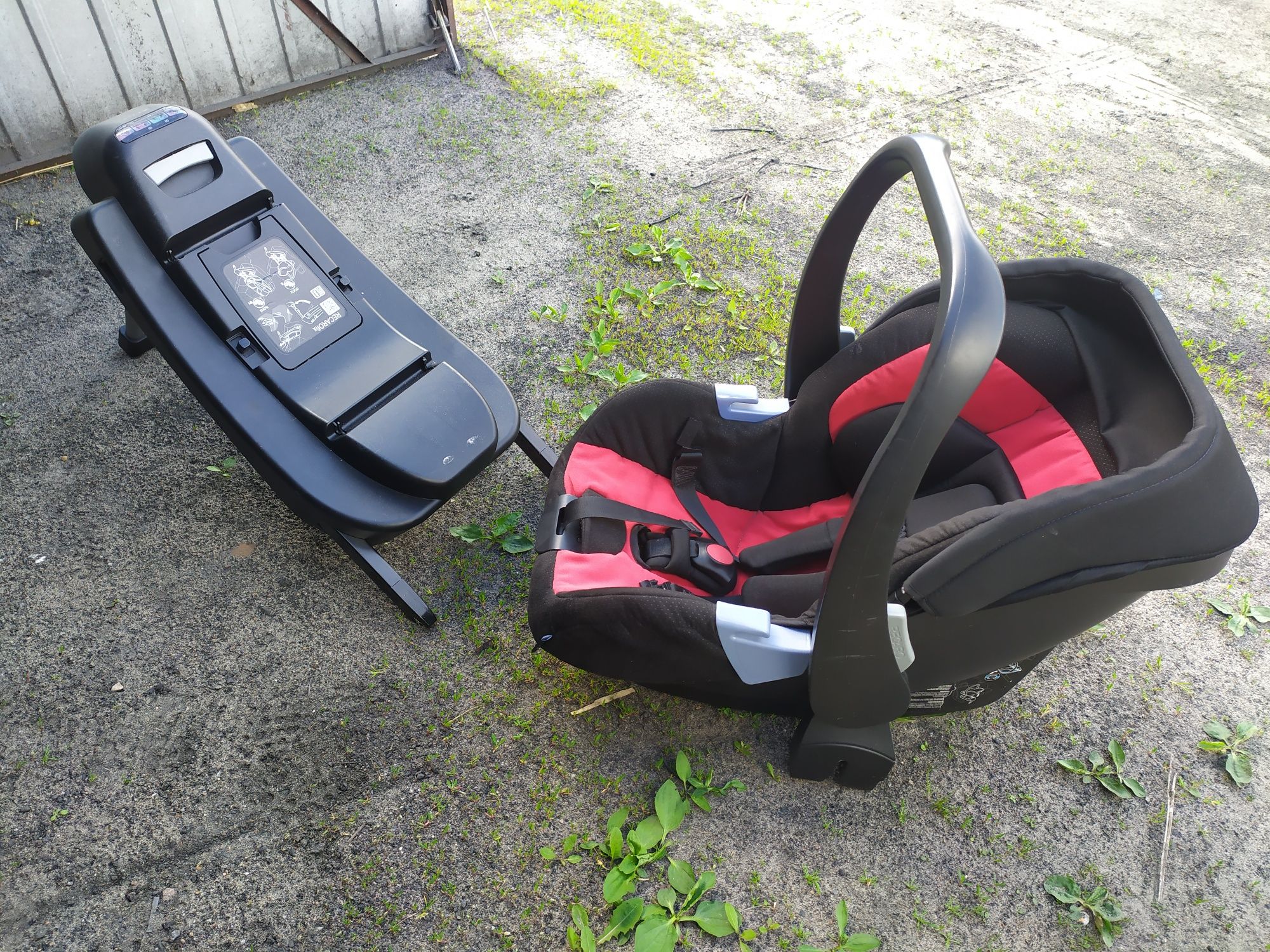 Fotelik samochodowy Recaro Privia + baza ISOFIX