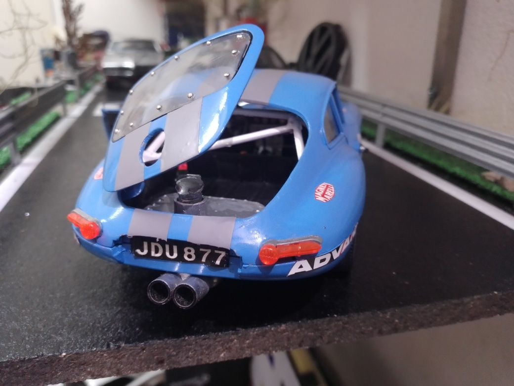 Miniatura 1/18 jaguar E