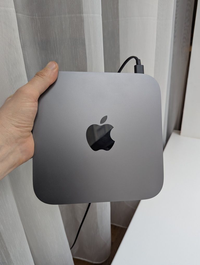 Mac Mini 2018 i5/16 RAM/256 - ідеальний стан