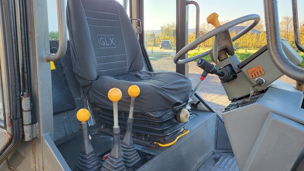 Ładowarka JCB 406 zadbana łyżka widły