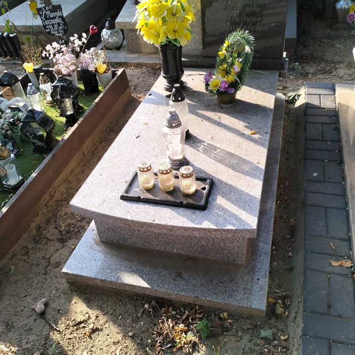 Opieka na grobami/sprzątanie grobów.