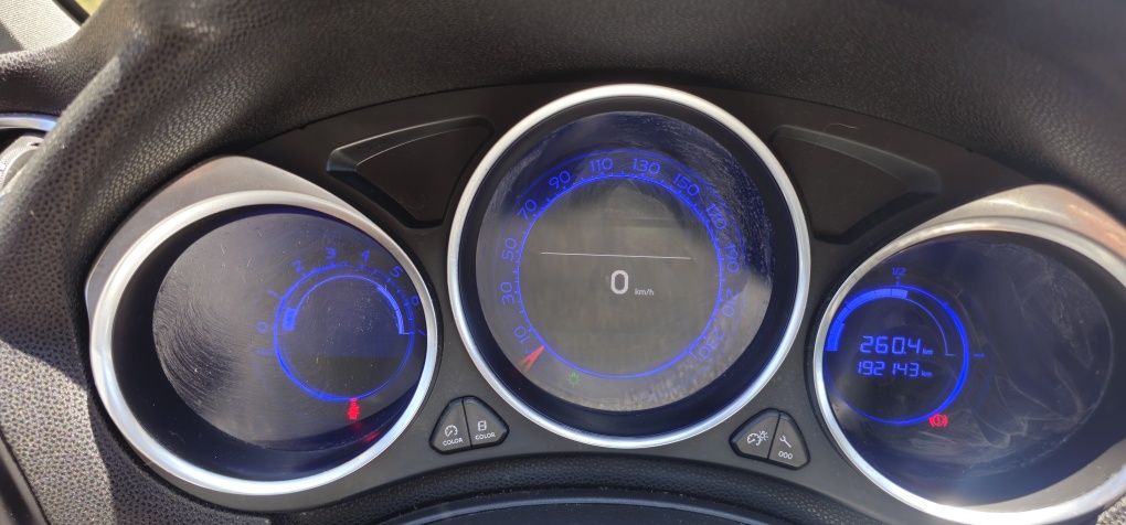 Ds4  troca  por eletrico

192000 km 

Revisão deste ano e distr