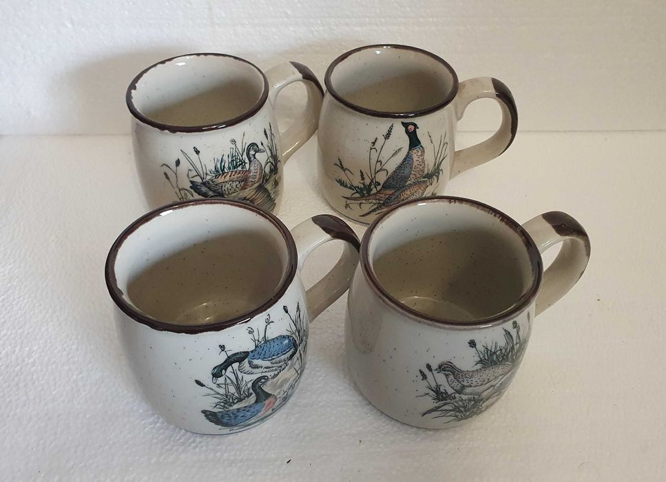 Conjunto de 4 Canecas de cerâmica HIMARK - Korea / Coreia - Anos 50