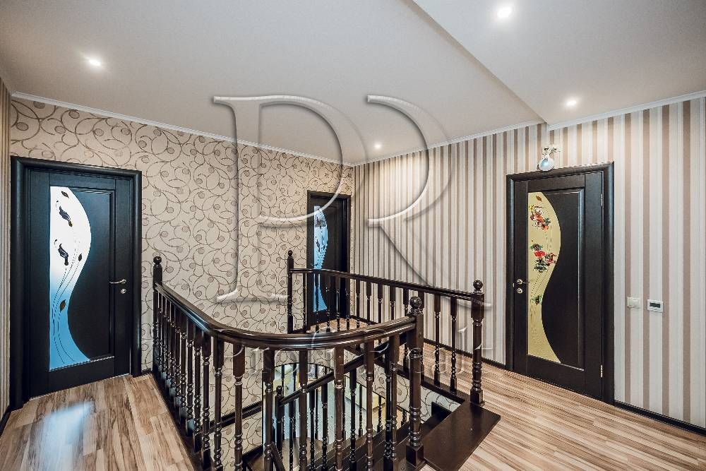 Продаж 6 кімн. дворівневої квартири вул. Анни Ахматової 30/ Позняки