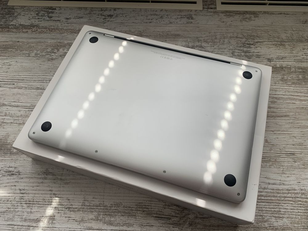 Macbook Pro 13 M1 2021, макбук про 13 м1 с нюансом