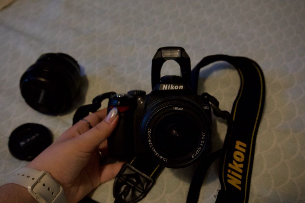 Nikon D40 - DSLR - 2 objetivas + acessorios