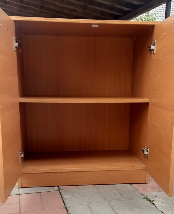 Шафка під телевізор, одяг або офісна.