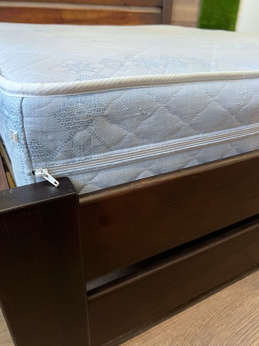Продам матрас б/у. В хорошем состоянии. 160*200 . Самовывоз