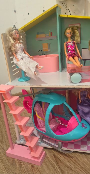 Domek dla lalek +lalki + helikopter Barbie