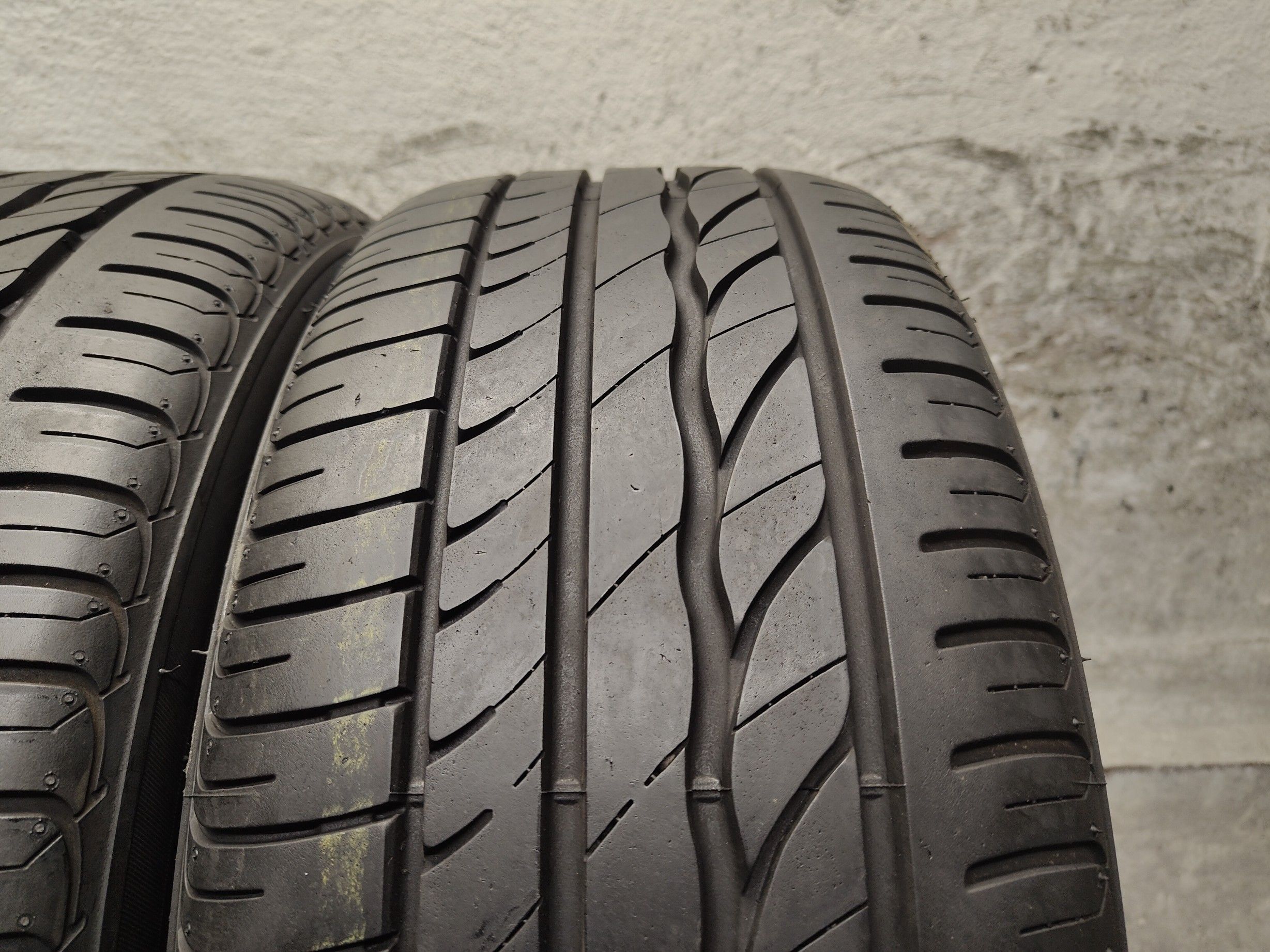2X 225/45R17 Opony Letnie Bridgestone 7.5mm