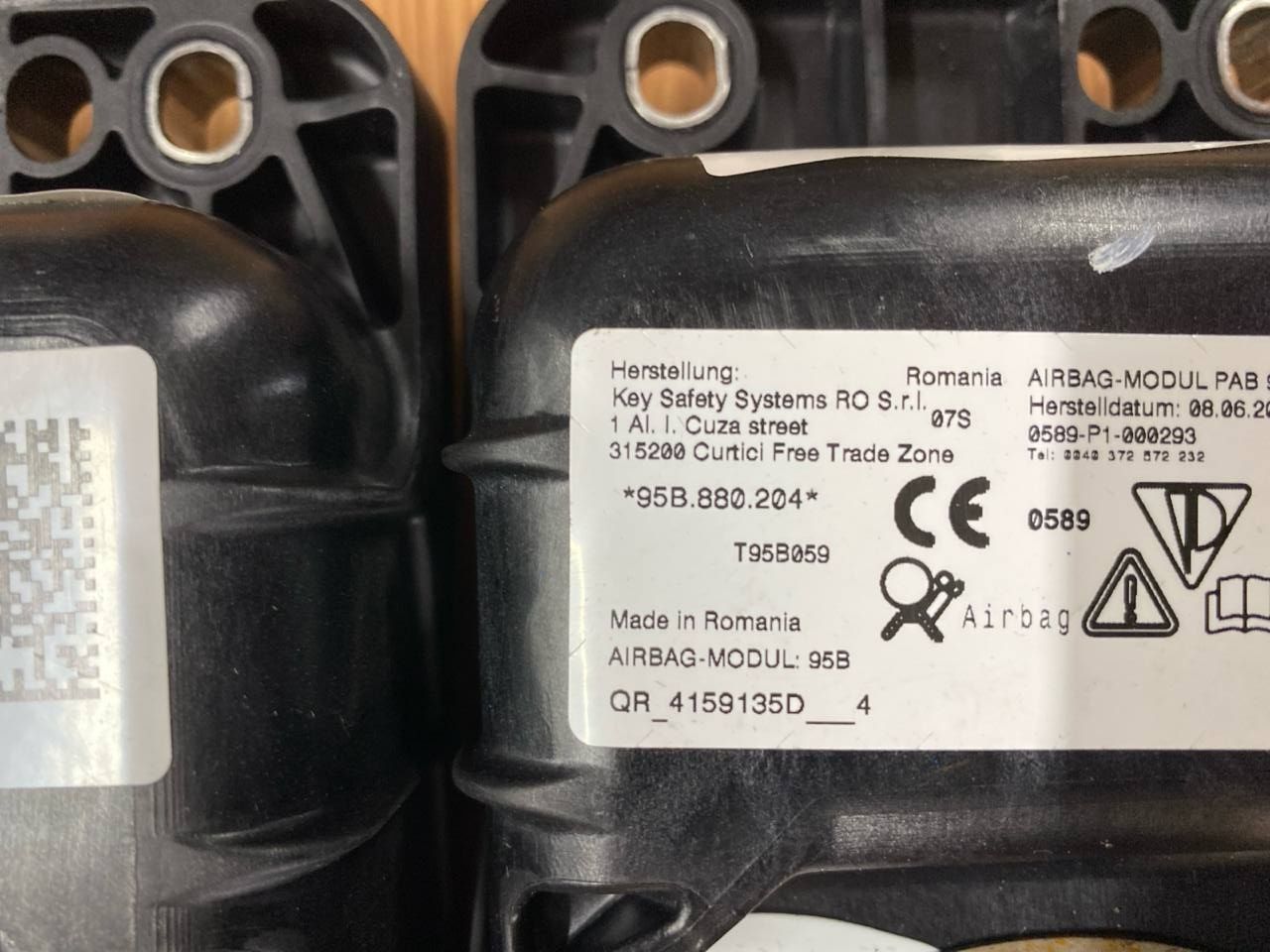 Porsche macan 95b  подушка в панель  95b880204