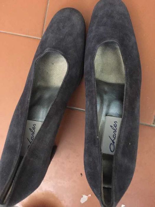 Sapatos da marca charles
No 39/40