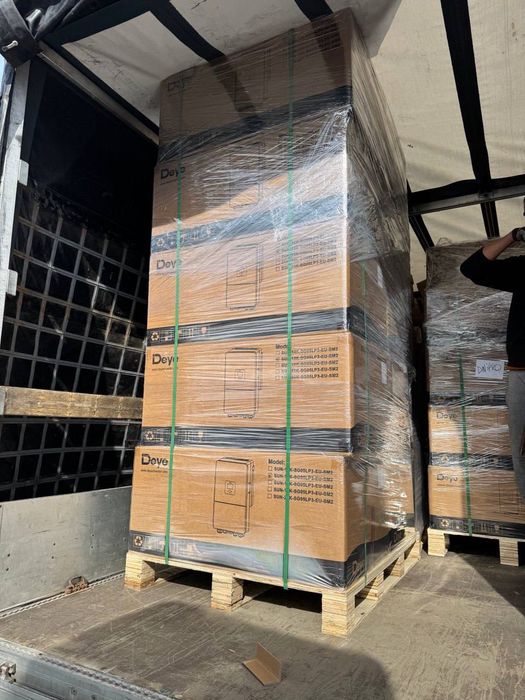 Гибрідний інвертор DEYE