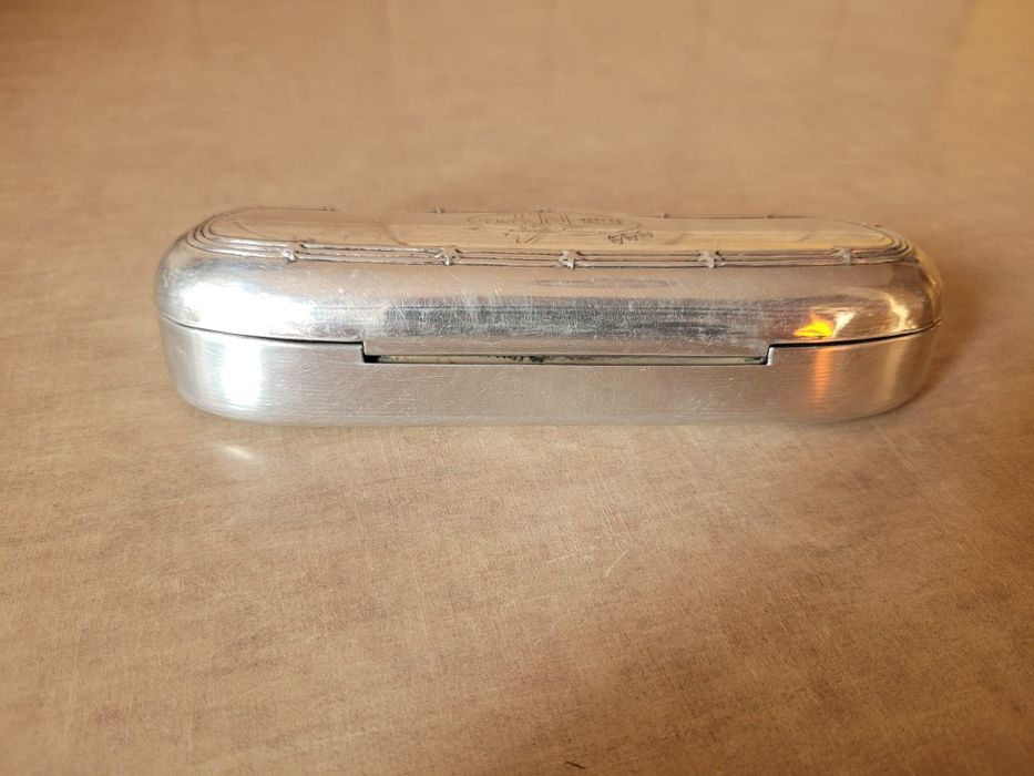 Metalowe etui na okulary Vintage