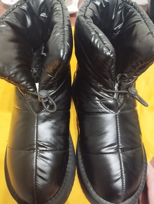 Жіночі зимові уггі