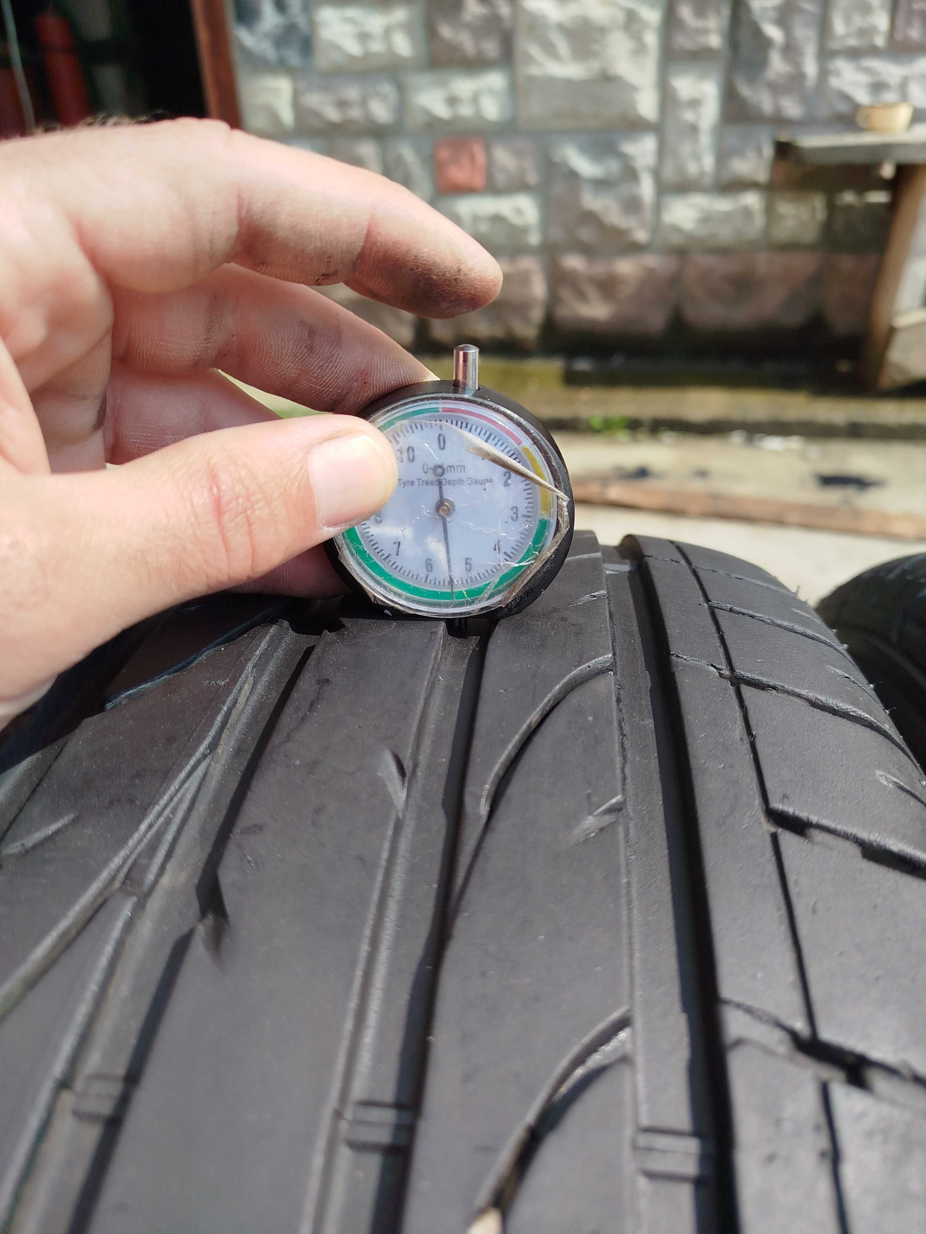 Резина (шини) літні 235-55-17 Bridgestone з Німечини