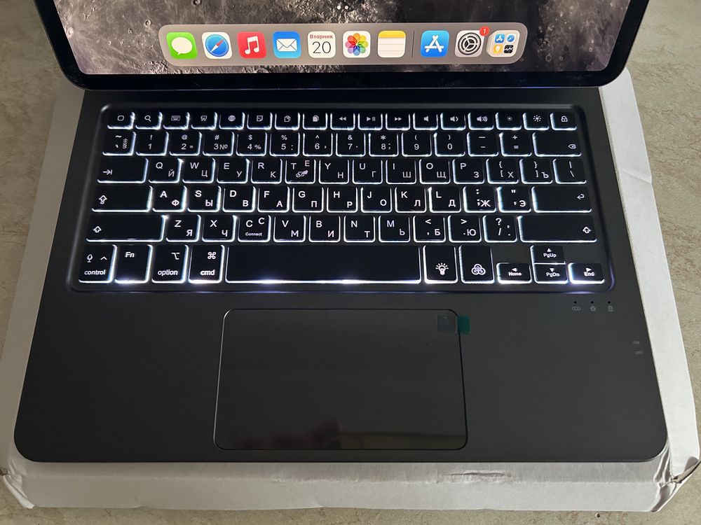 Чохол-клавіатура Apple Magic Keyboard для iPad Pro 12.9 (пок. 3,4,5,6)