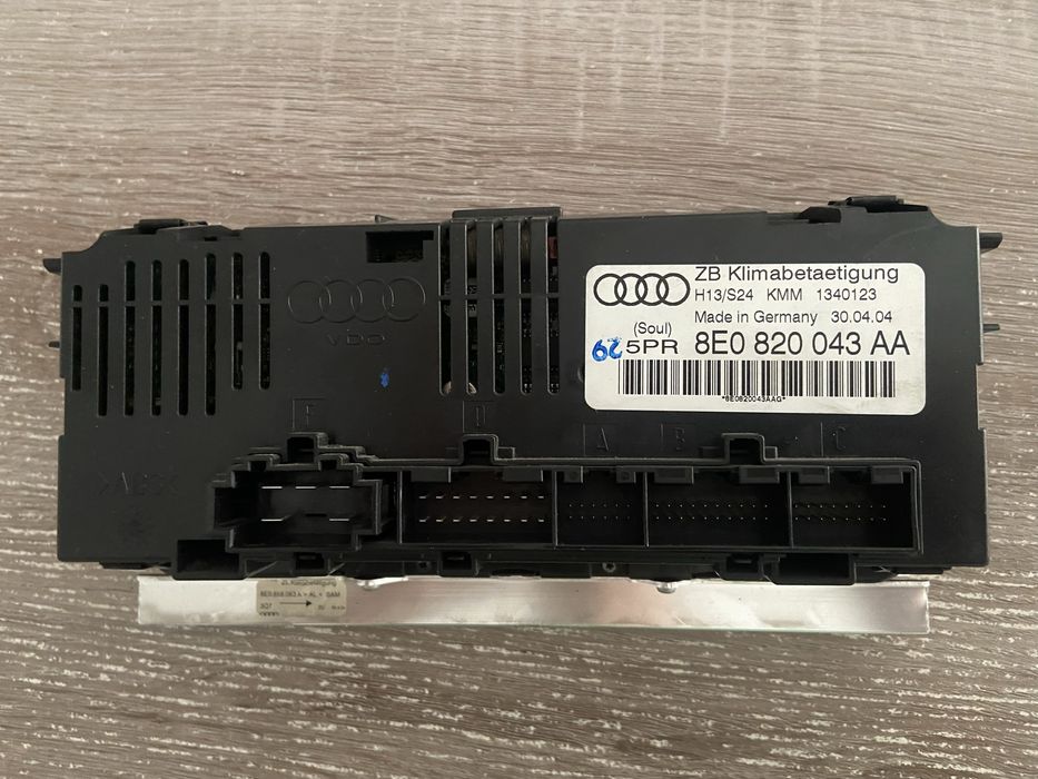 Climatronic 1 DIN p/ Audi A4 B6