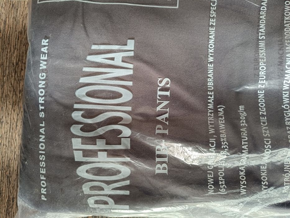 Sprzedam komplet ubrania roboczego. Bluza i  spodnie