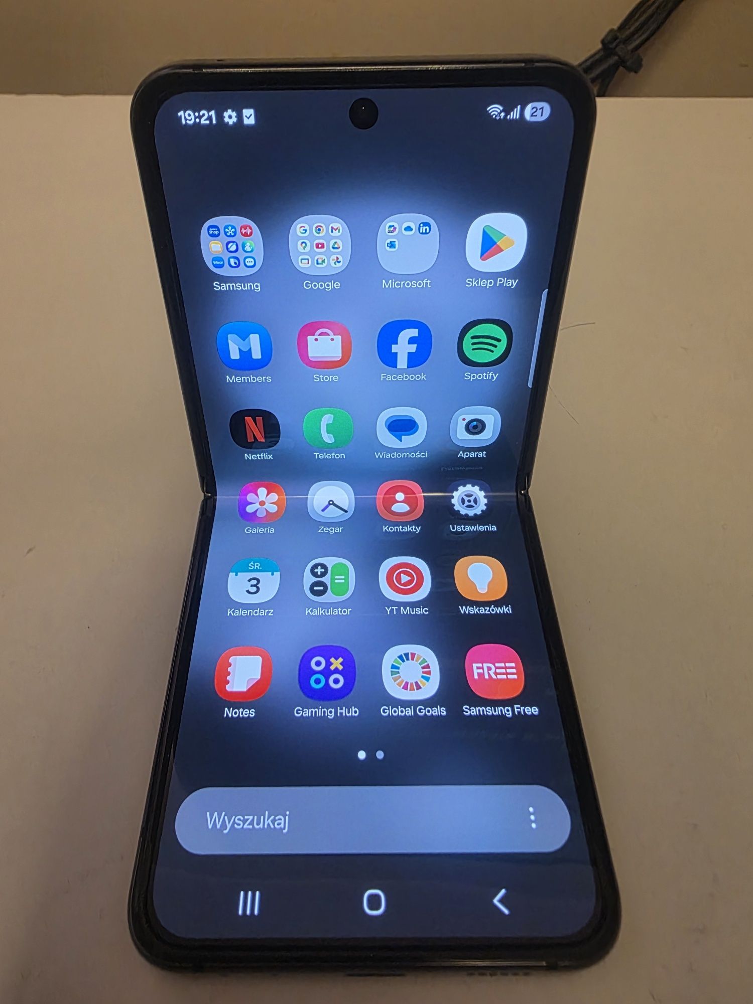 Na sprzedaż: Samsung Galaxy Z Flip 5 – Stan Idealny!