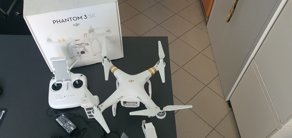 Sprzedam drona phantom 3 se