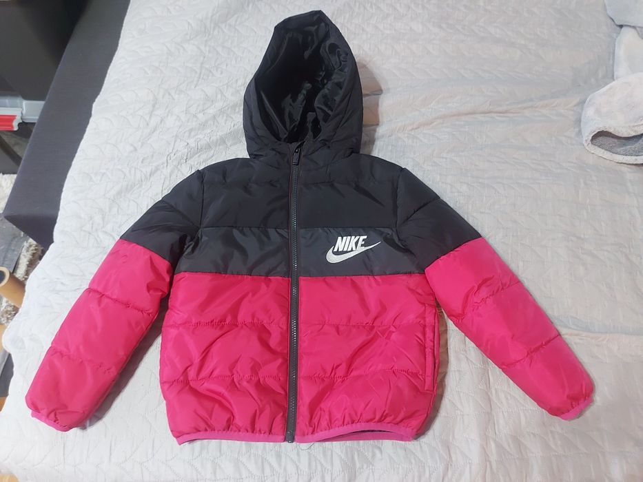 Kurtka Nike roz.110-116.