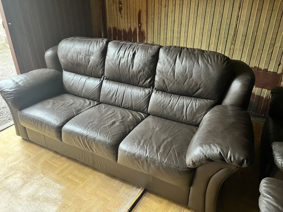 Skórzana kanapa i dwa fotele