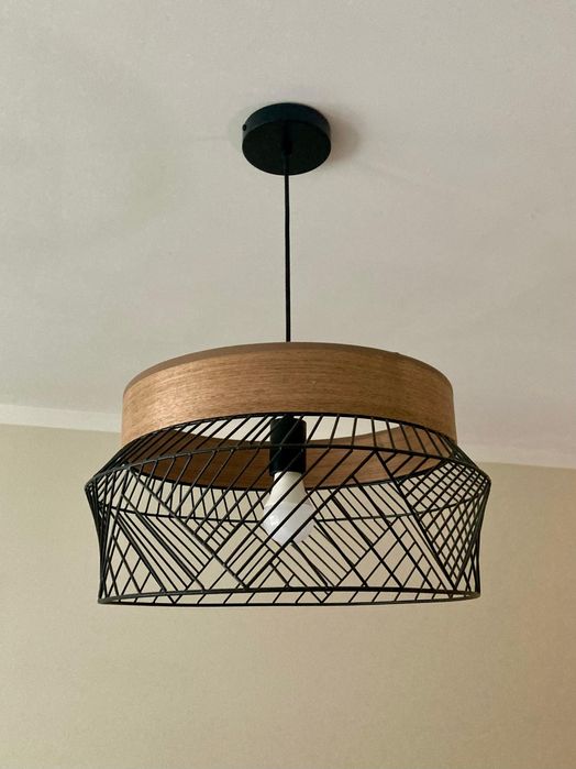 Zestaw oświetlenia – lampa wisząca + kinkiet, drewno i czerń,