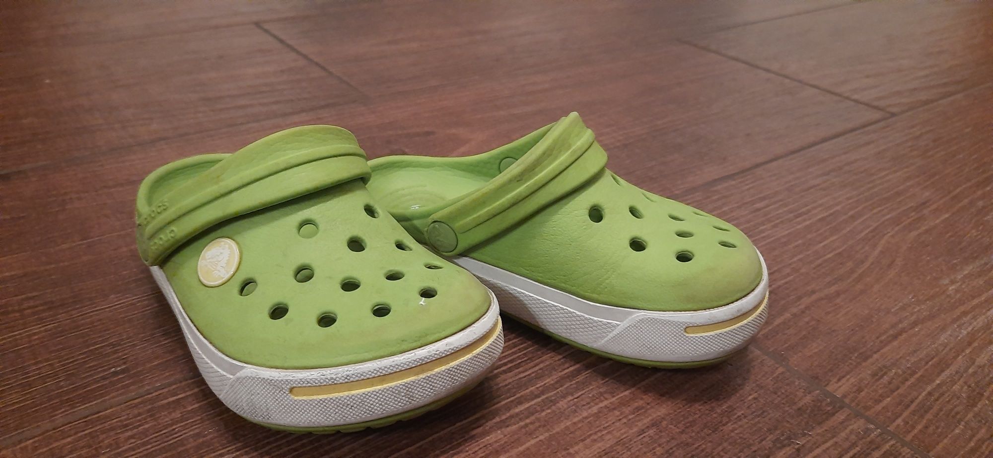 Zielone crocsy  c 8 9