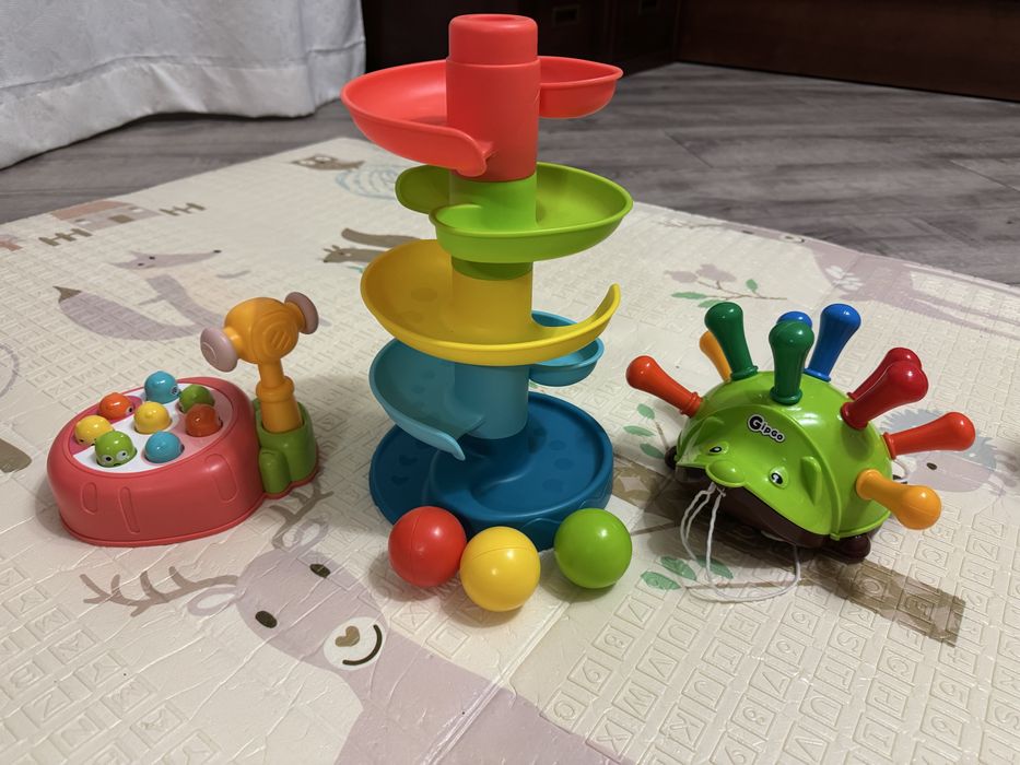 Лот іграшок від 12 місяців