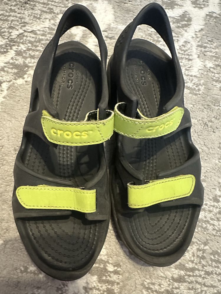 Босоніжки від crocs
