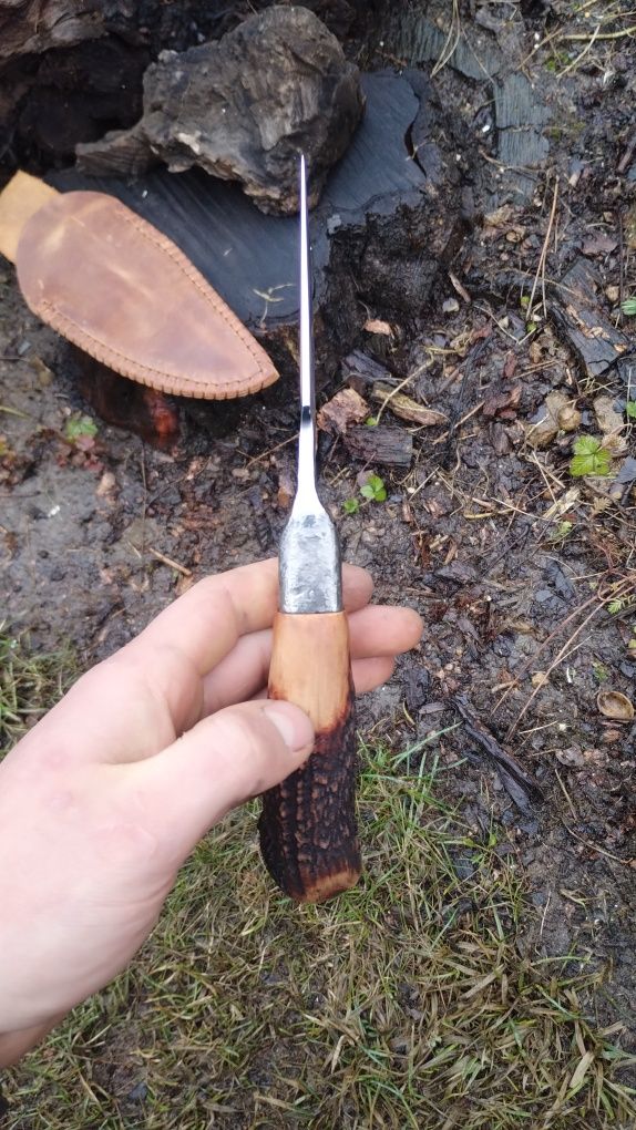 Ręcznie wykuty nóż myśliwski integralny/ knifemaking