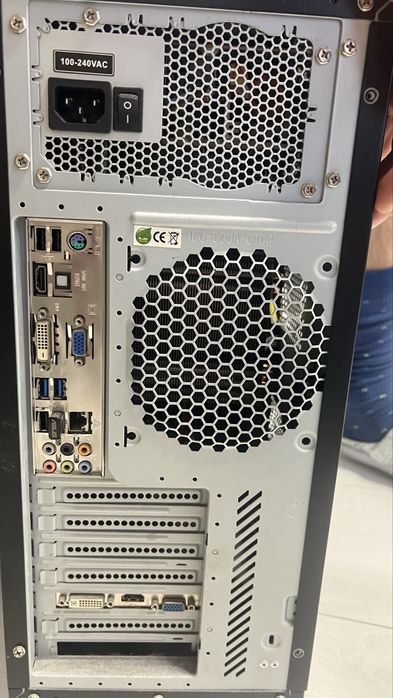 Системний блок з монітором