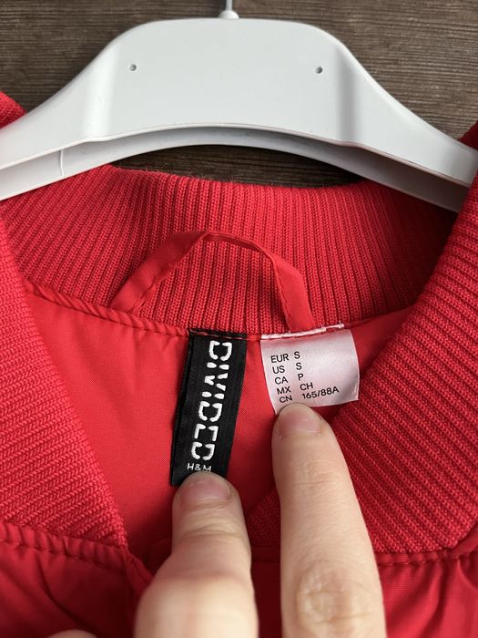 Czerwona kurtka H&M rozmiar S/M