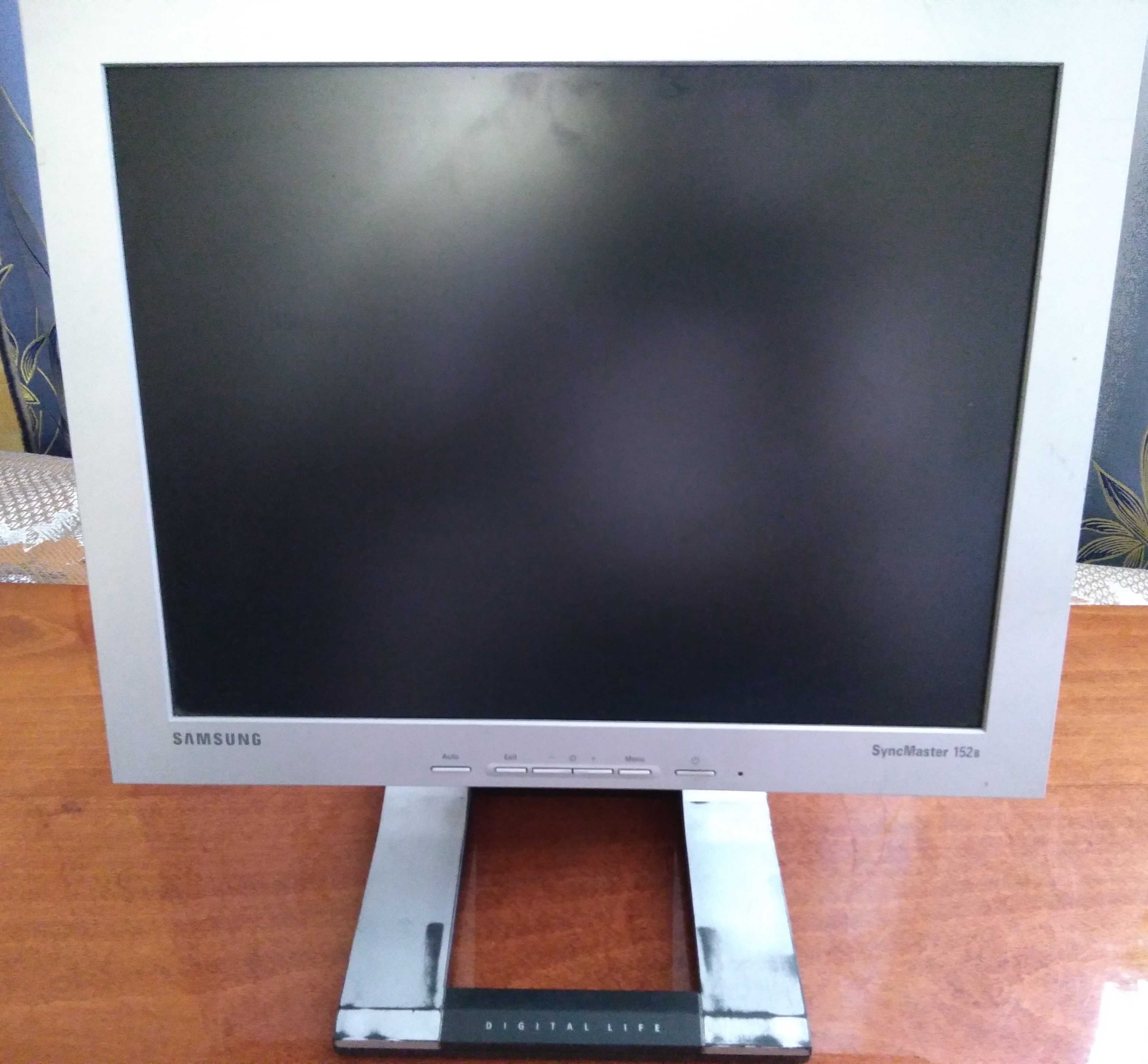 Монитор Samsung SyncMaster 152B