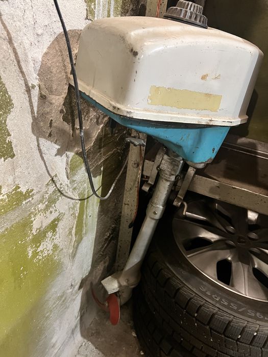 Човен «Романтика» з мотором