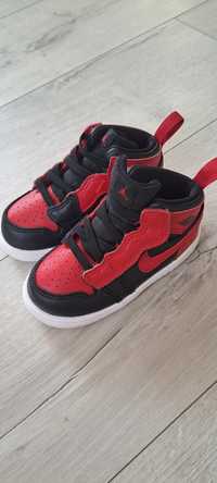 Nike Air Jordan 1 czarne czerwone 23,5