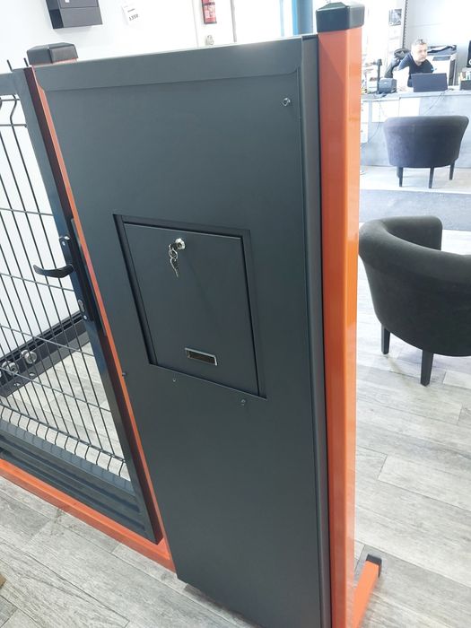 Słupek multimedialny!  1800 zł