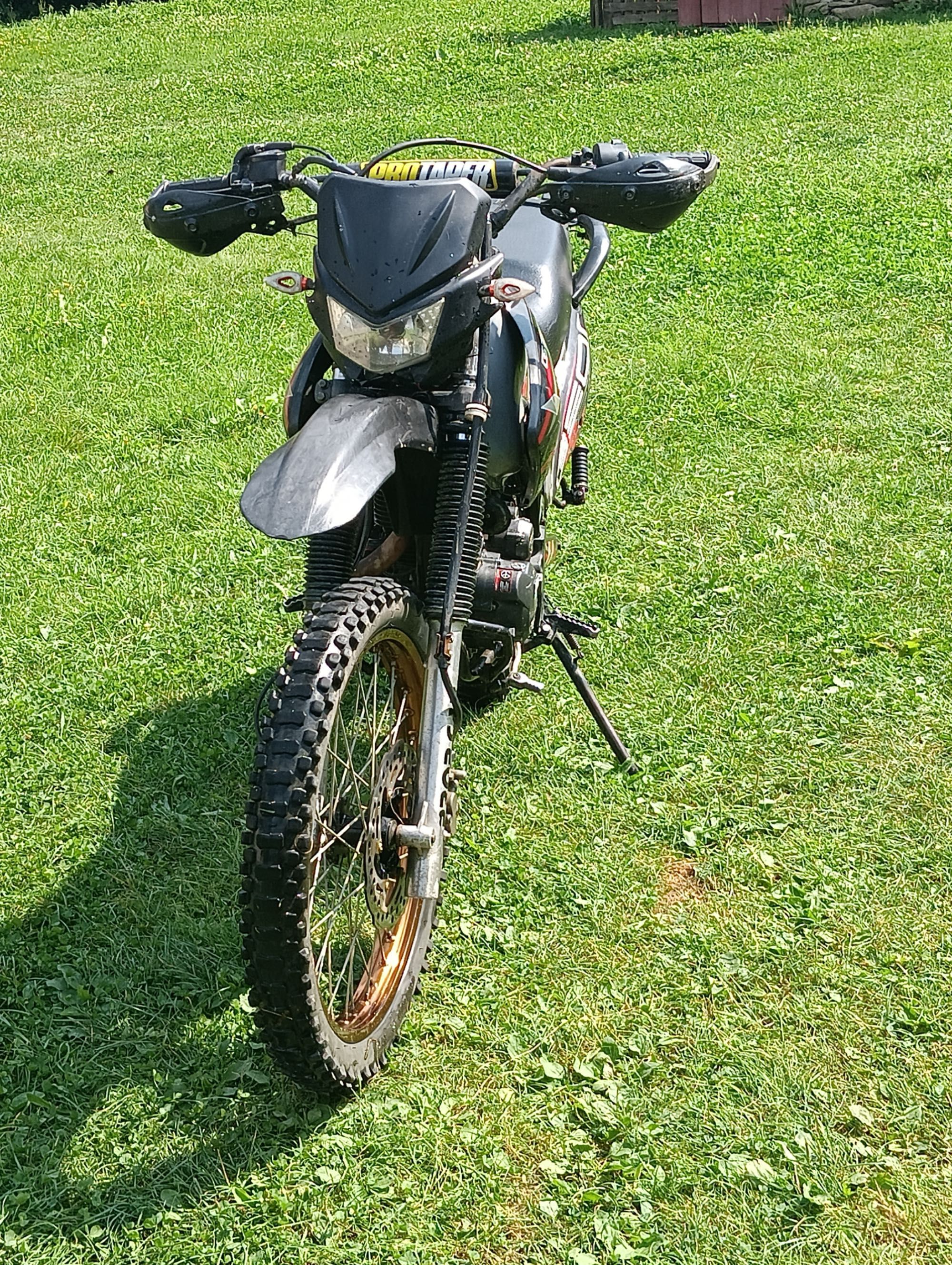 Geon x-road 200 на повному ходу