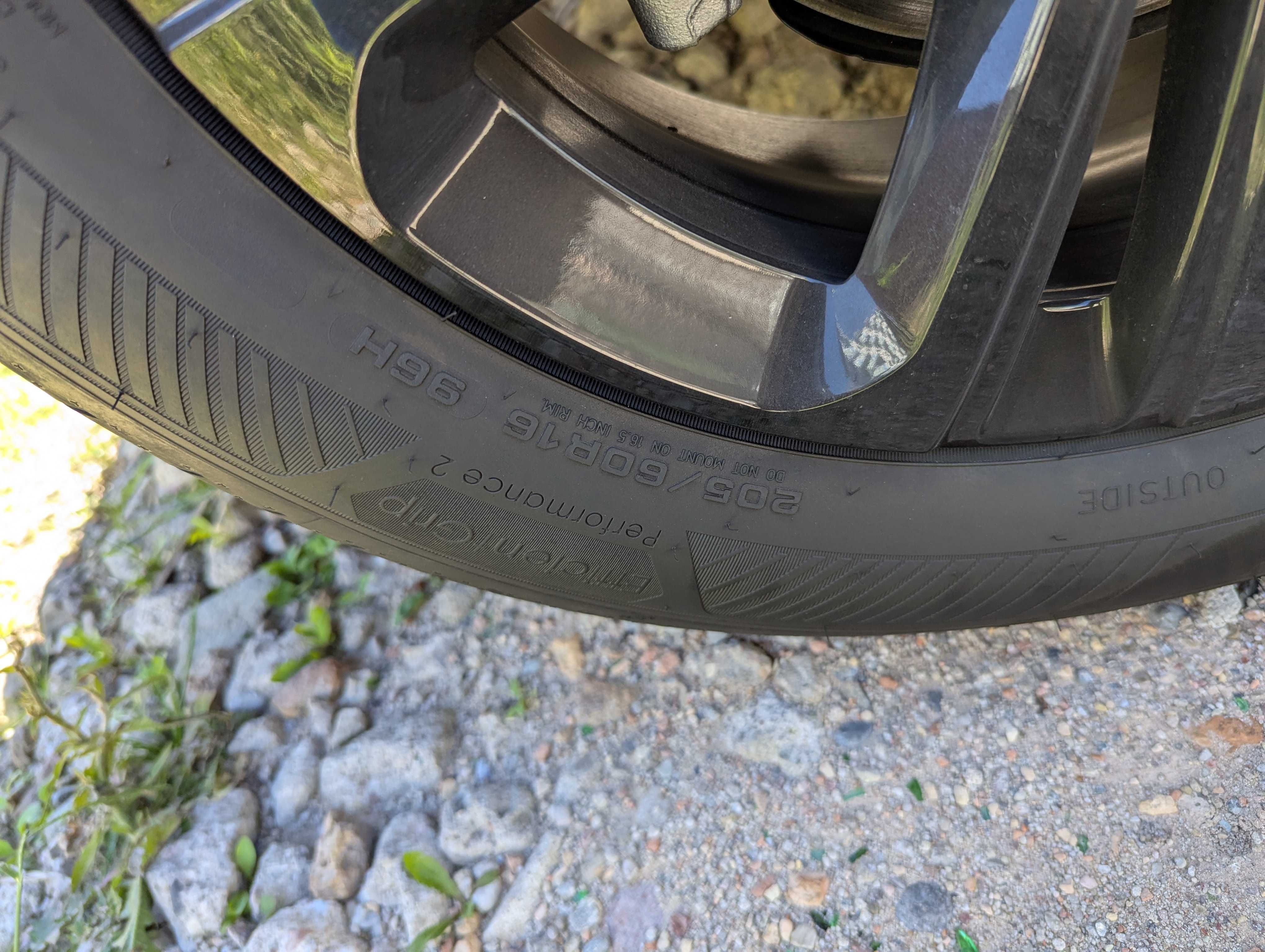 GOODYEAR EFFICIENTGRIP Performance 2 205/60R16