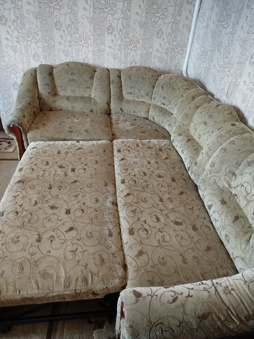 Гарний диван б/у