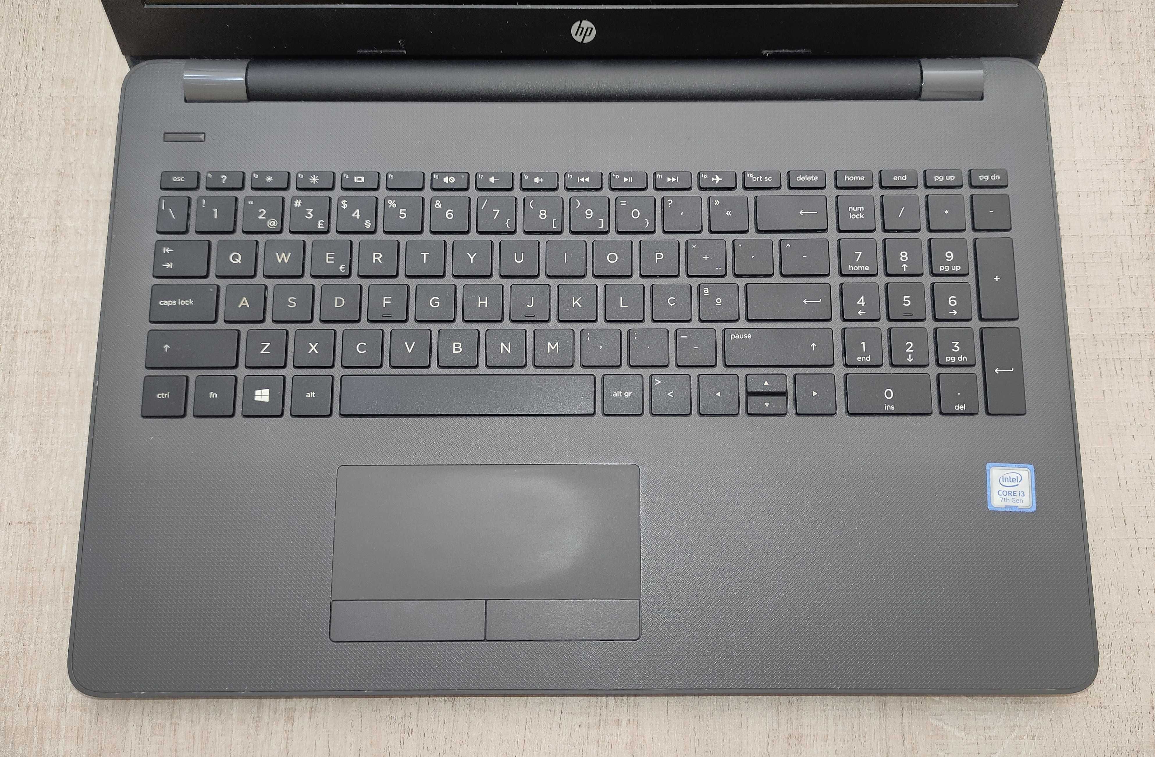 HP 250 G6 - i3-7020U 2.30GHz | 8GB RAM | LCD LED 15.6'' | 500GB HDD