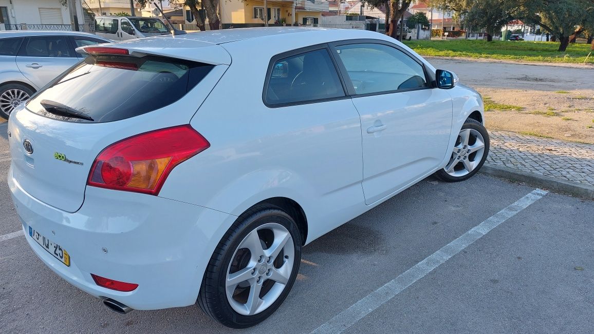 Kia ceed S Coupé