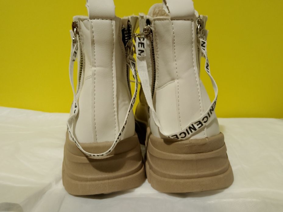 Нові. Чобітки зимові з хутром